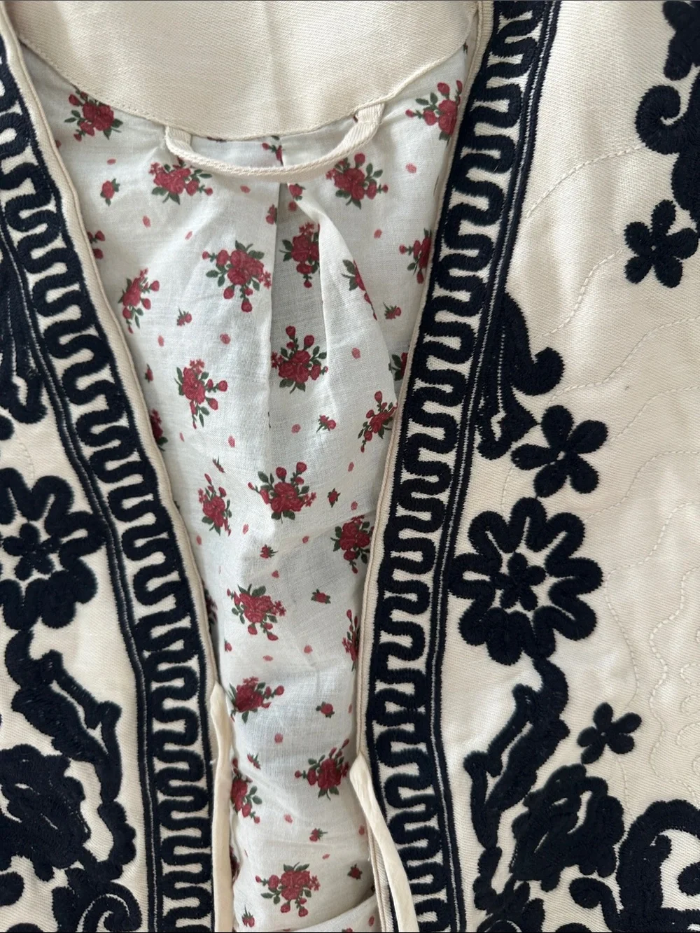 Free People Cream Cropped Jacket with Navy Floral Embroidery xsmall - Picture 3 of 4